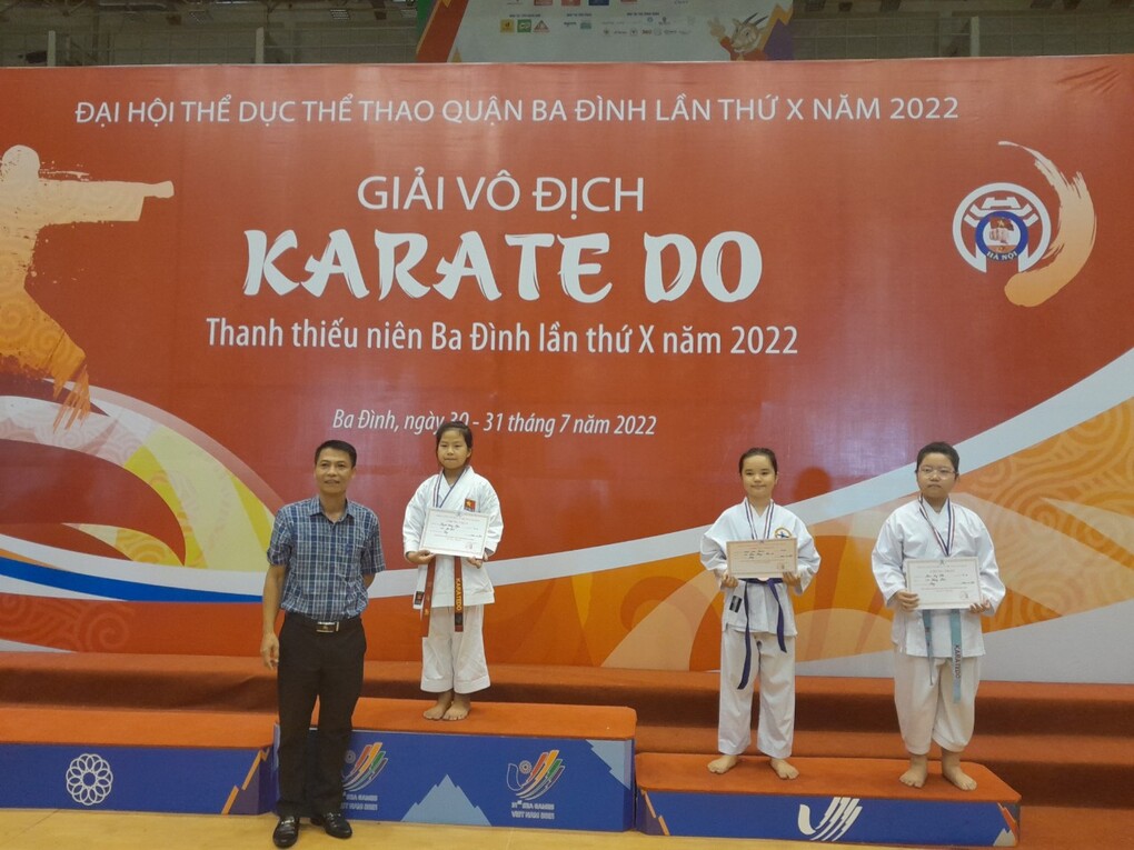Nguyễn Hoàng Ngân - Huy chương Bạc Karate Quốc gia