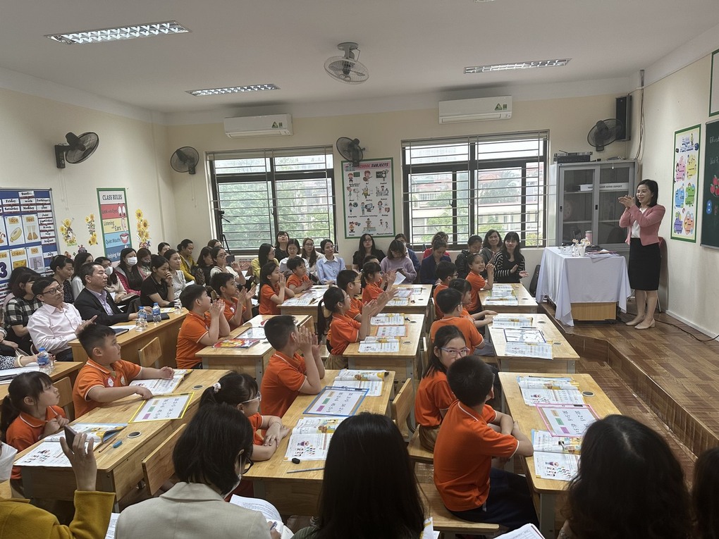 Phòng Giáo dục và đào tạo quận Ba Đình (Hà Nội) tổ chức chuyên đề Tiếng Anh Toán tại trường Tiểu học Hoàng Hoa Thám