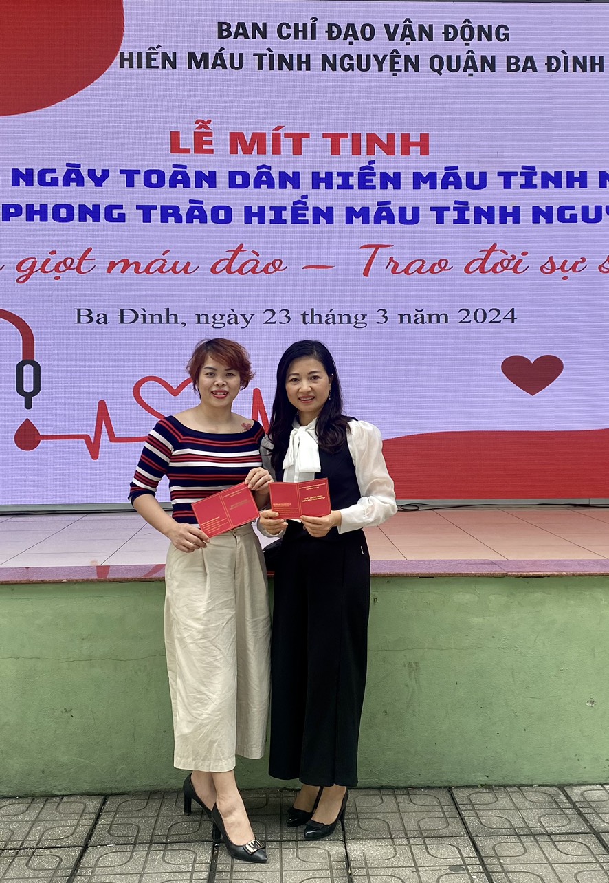 Công đoàn viên trường TH Hoàng Hoa Thám tích cực tham gia Ngày hội Hiến máu tình nguyện quận Ba Đình năm 2024